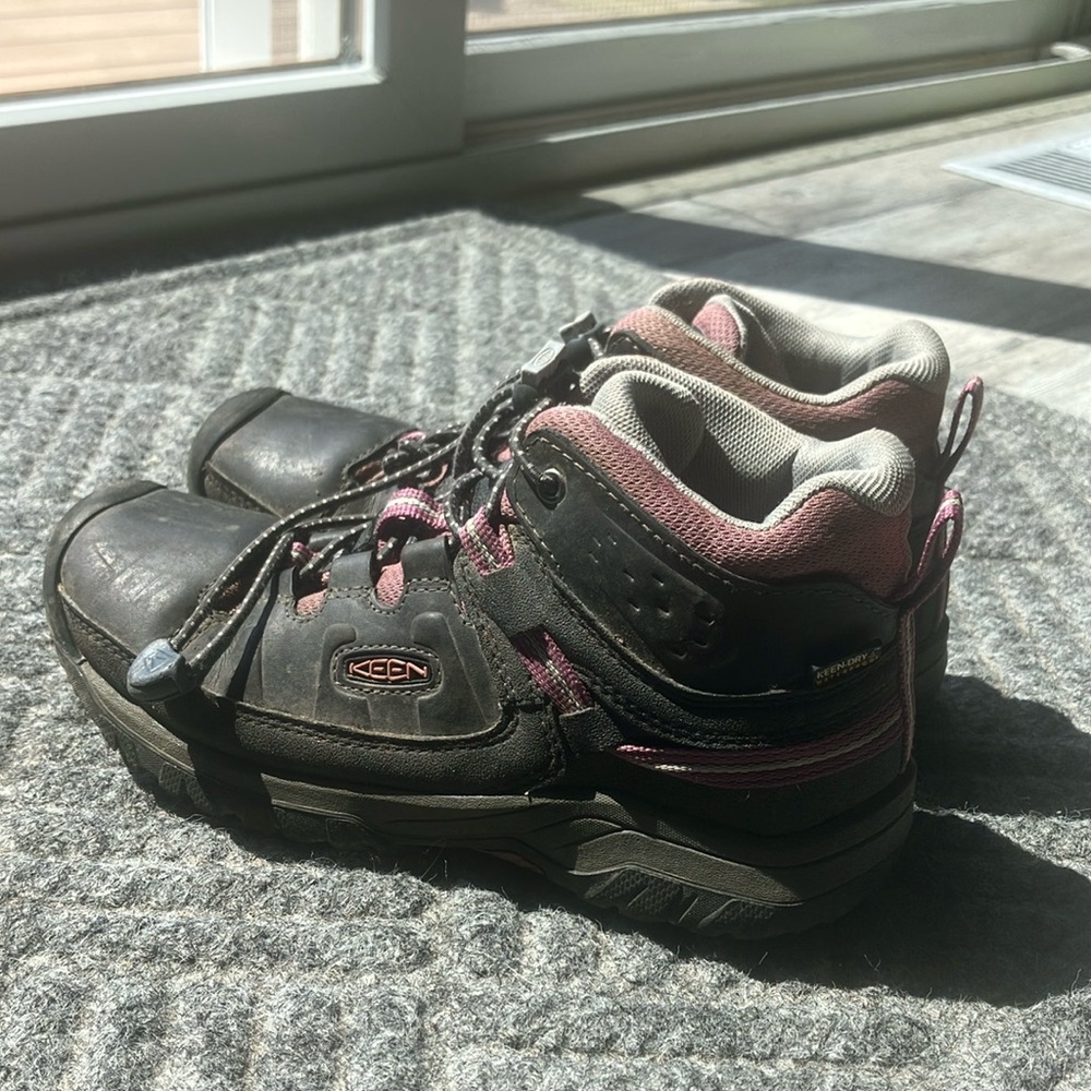 KEEN Kid's Black and Pink Hiking Boots